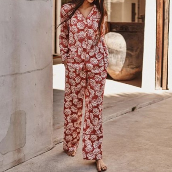SUMMERSALT WOMENS SEASHELL PRINT CLOUD 9 PAJAMAS SILKY FEEL LARGE 2 PIECE SET - Picture 1 of 5